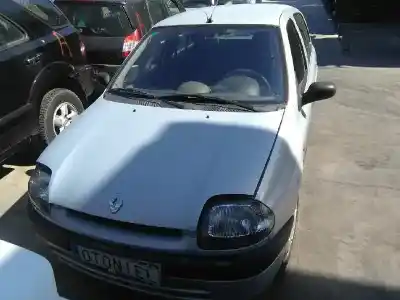Veicolo di demolizione renault clio ii fase i (b/cbo) 1.2 dell'anno 1999 alimentato d7f d7