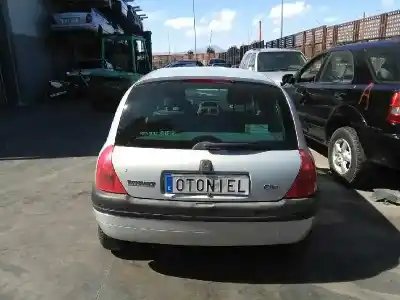 Veicolo di demolizione renault clio ii fase i (b/cbo) 1.2 dell'anno 1999 alimentato d7f d7