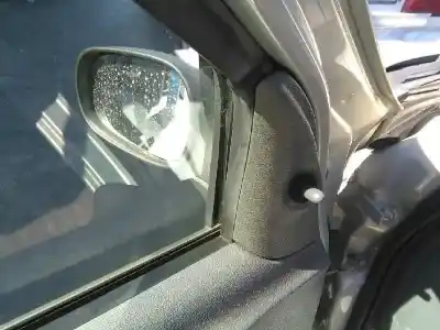 Veicolo di demolizione renault clio ii fase i (b/cbo) 1.2 dell'anno 1999 alimentato d7f d7