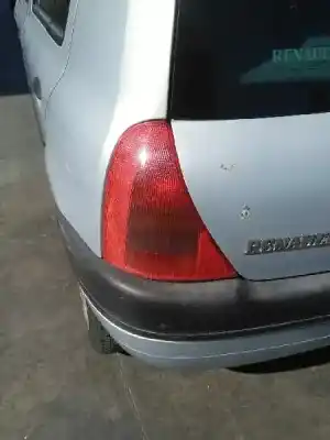 Veicolo di demolizione renault clio ii fase i (b/cbo) 1.2 dell'anno 1999 alimentato d7f d7