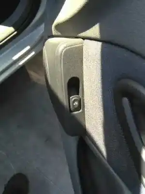 Veicolo di demolizione renault clio ii fase i (b/cbo) 1.2 dell'anno 1999 alimentato d7f d7