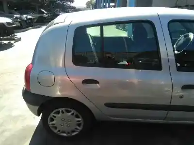 Veicolo di demolizione renault clio ii fase i (b/cbo) 1.2 dell'anno 1999 alimentato d7f d7