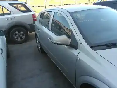 Здавання транспортного засобу opel astra h berlina cosmo року 2006 потужний z16xep
