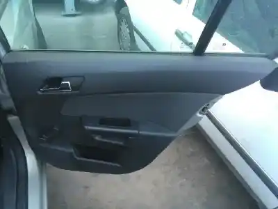 Здавання транспортного засобу opel astra h berlina cosmo року 2006 потужний z16xep