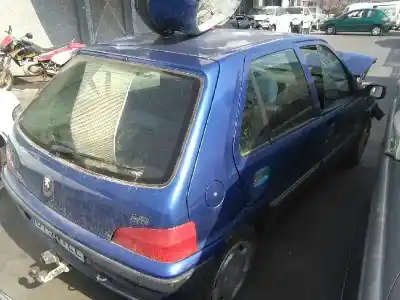 Véhicule à la ferraille peugeot 106 (s2) 1.4 de l'année 1998 alimenté kfx
