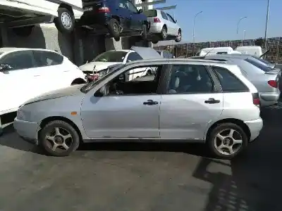 Здавання транспортного засобу seat ibiza (6k) básico року 1999 потужний apq