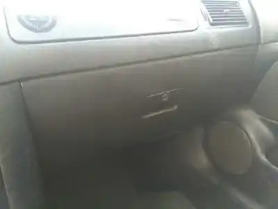 Sloopvoertuig volkswagen golf iv berlina (1j1) * van het jaar 1999 aangedreven akl