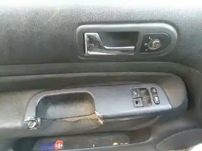 Sloopvoertuig volkswagen golf iv berlina (1j1) * van het jaar 1999 aangedreven akl