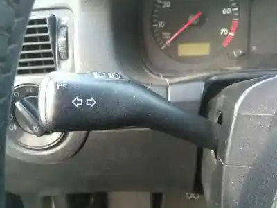 Sloopvoertuig volkswagen golf iv berlina (1j1) * van het jaar 1999 aangedreven akl