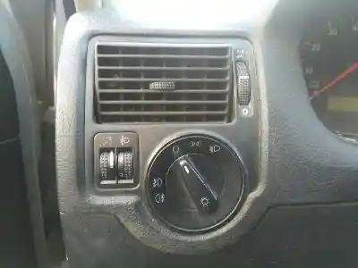 Sloopvoertuig volkswagen golf iv berlina (1j1) * van het jaar 1999 aangedreven akl