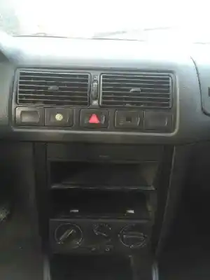 Sloopvoertuig volkswagen golf iv berlina (1j1) * van het jaar 1999 aangedreven akl