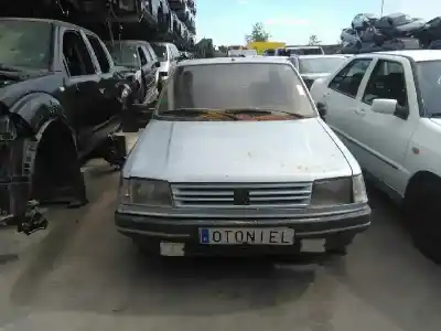 Véhicule à la ferraille peugeot 309 grd de l'année 1988 alimenté d9a