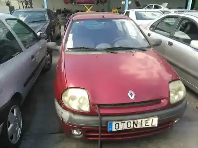 Vehicul casat RENAULT CLIO II FASE I (B/CBO) 1.2 al anului 2001 alimentat D4F B7