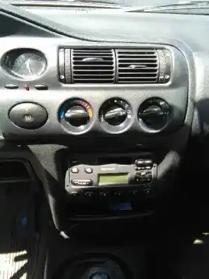 Здавання транспортного засобу ford escort berlina/turnier bravo turnier року 1996 потужний l1e