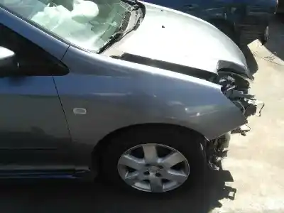 Veicolo di demolizione honda civic berlina 5 (eu7/8) 1.7 ctdi es dell'anno 2004 alimentato 4ee2