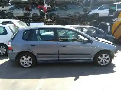 Veicolo di demolizione honda civic berlina 5 (eu7/8) 1.7 ctdi es dell'anno 2004 alimentato 4ee2