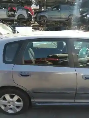 Veicolo di demolizione honda civic berlina 5 (eu7/8) 1.7 ctdi es dell'anno 2004 alimentato 4ee2