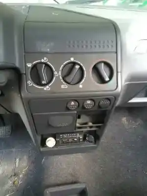 Здавання транспортного засобу peugeot 205 berlina 1.1 junior року 1987 потужний pt-c