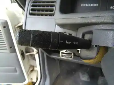 Здавання транспортного засобу peugeot 205 berlina 1.1 junior року 1987 потужний pt-c