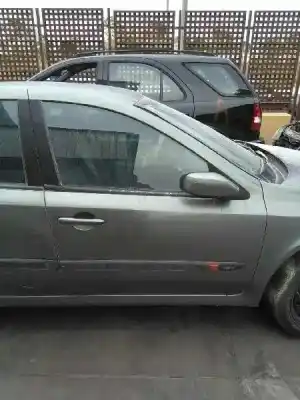 Здавання транспортного засобу renault laguna ii (bg0) authentique року 2001 потужний 