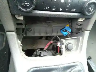 Здавання транспортного засобу renault laguna ii (bg0) authentique року 2001 потужний 