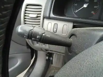 Здавання транспортного засобу renault laguna ii (bg0) authentique року 2001 потужний 