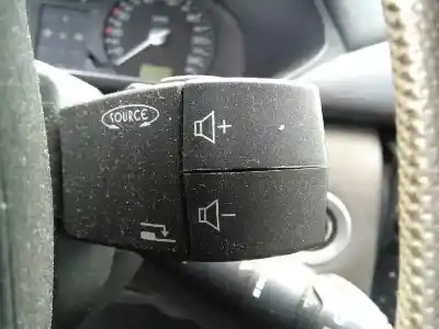 Здавання транспортного засобу renault laguna ii (bg0) authentique року 2001 потужний 