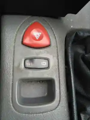 Здавання транспортного засобу renault laguna ii (bg0) authentique року 2001 потужний 