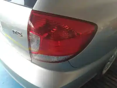 Veículo de Sucata kia rio rs berlina do ano 2004 alimentado a3d