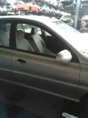 Veículo de Sucata kia rio rs berlina do ano 2004 alimentado a3d