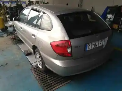 Veículo de Sucata kia rio rs berlina do ano 2004 alimentado a3d