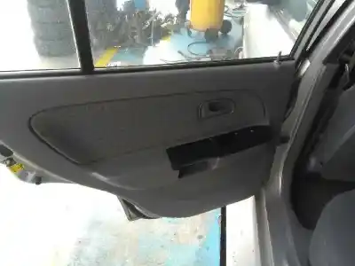 Veículo de Sucata kia rio rs berlina do ano 2004 alimentado a3d