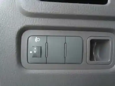 Veículo de Sucata kia rio rs berlina do ano 2004 alimentado a3d