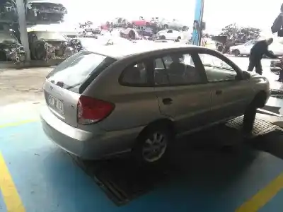 Veículo de Sucata kia rio rs berlina do ano 2004 alimentado a3d