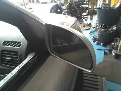 Veículo de Sucata kia rio rs berlina do ano 2004 alimentado a3d