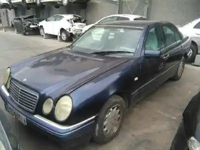 Vehículo de desguace MERCEDES CLASE E (W210) BERLINA 200 (210.035) del año 1999 con motor M111942