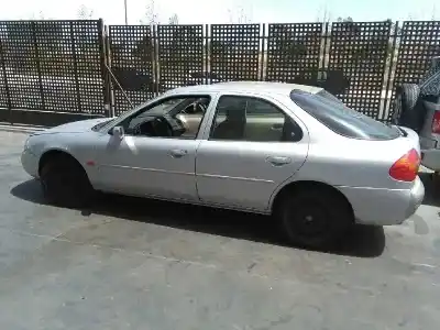 Sloopvoertuig ford mondeo berlina (gd) ambiente van het jaar 1998 aangedreven rfn