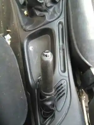 Sloopvoertuig ford mondeo berlina (gd) ambiente van het jaar 1998 aangedreven rfn