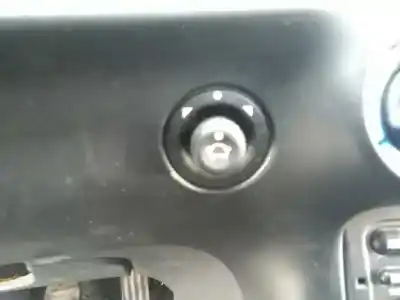 Sloopvoertuig ford mondeo berlina (gd) ambiente van het jaar 1998 aangedreven rfn