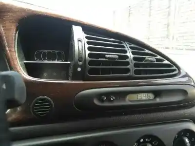 Sloopvoertuig ford mondeo berlina (gd) ambiente van het jaar 1998 aangedreven rfn