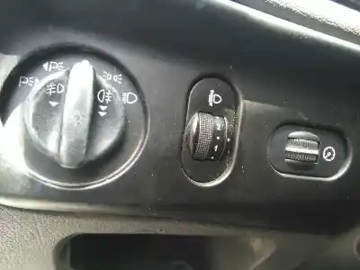 Sloopvoertuig ford mondeo berlina (gd) ambiente van het jaar 1998 aangedreven rfn