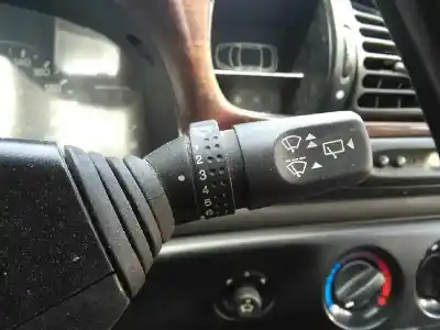 Sloopvoertuig ford mondeo berlina (gd) ambiente van het jaar 1998 aangedreven rfn