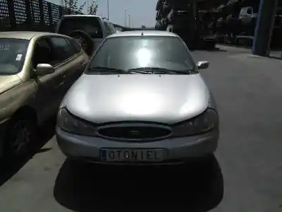 Sloopvoertuig ford mondeo berlina (gd) ambiente van het jaar 1998 aangedreven rfn