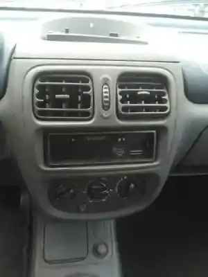 Здавання транспортного засобу renault clio ii fase i (b/cbo) 1.2 року 1998 потужний d7f
