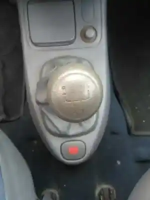 Здавання транспортного засобу renault clio ii fase i (b/cbo) 1.2 року 1998 потужний d7f