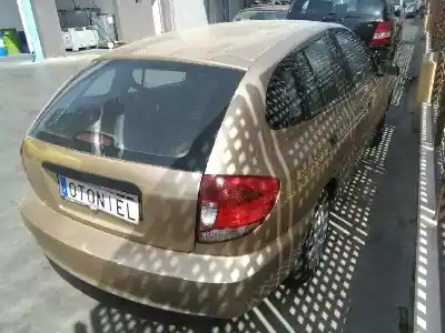 Veículo de Sucata kia rio rs berlina do ano 2003 alimentado a3d