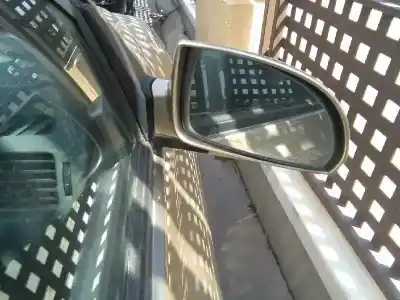 Veículo de Sucata kia rio rs berlina do ano 2003 alimentado a3d