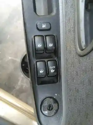 Veículo de Sucata kia rio rs berlina do ano 2003 alimentado a3d