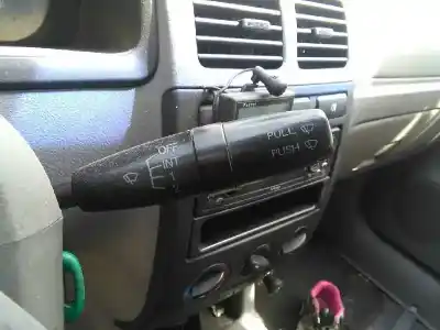 Veículo de Sucata kia rio rs berlina do ano 2003 alimentado a3d