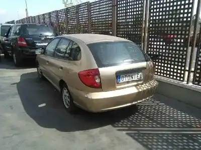 Veículo de Sucata kia rio rs berlina do ano 2003 alimentado a3d